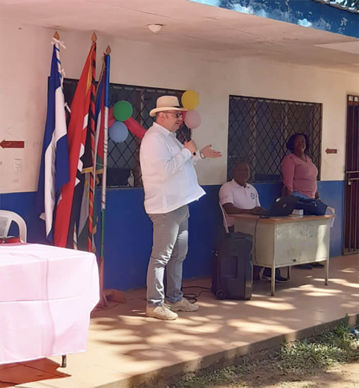 axel-hubner-visita-corn-island-unan-managua